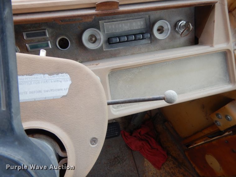 image for item IT9513 1982 Ford A66  wheel loader