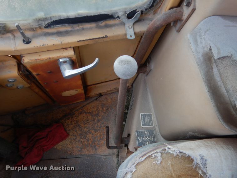 image for item IT9513 1982 Ford A66  wheel loader