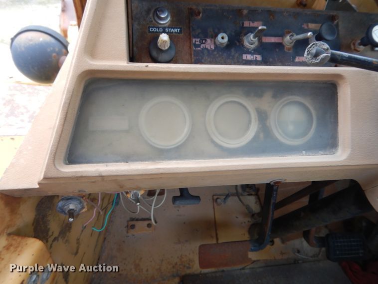 image for item IT9513 1982 Ford A66  wheel loader