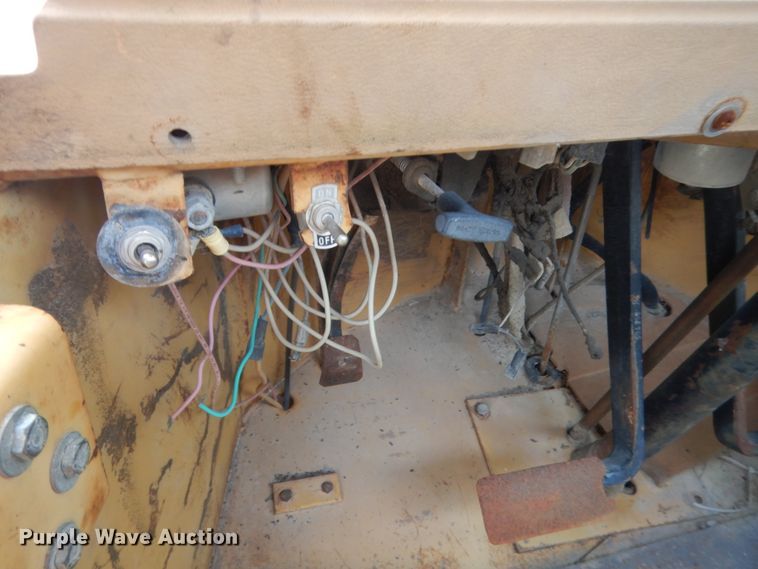 image for item IT9513 1982 Ford A66  wheel loader