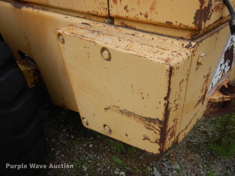 image for item IT9513 1982 Ford A66  wheel loader