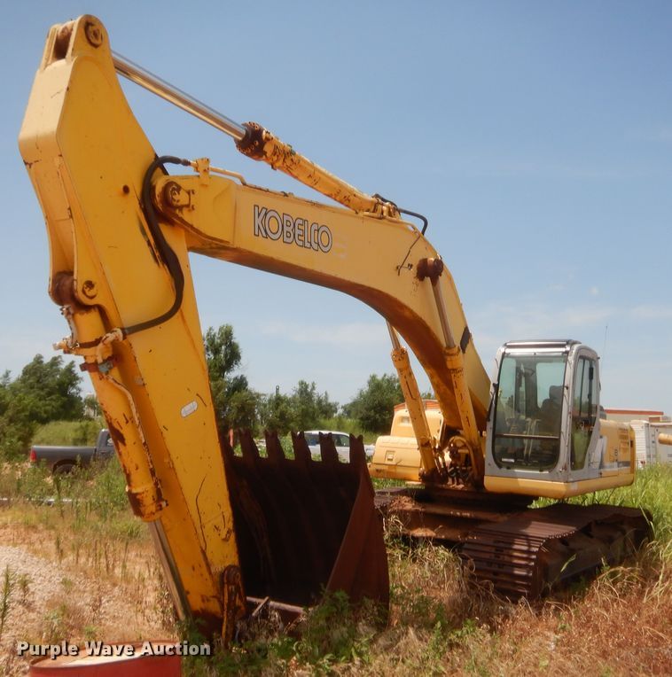 image for item IT9516 2001 Kobelco SK330LC  excavator