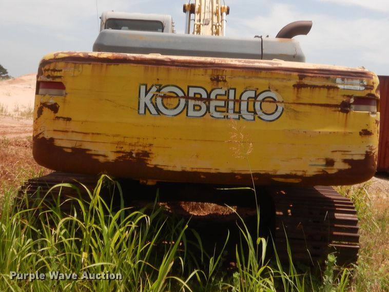 image for item IT9516 2001 Kobelco SK330LC  excavator