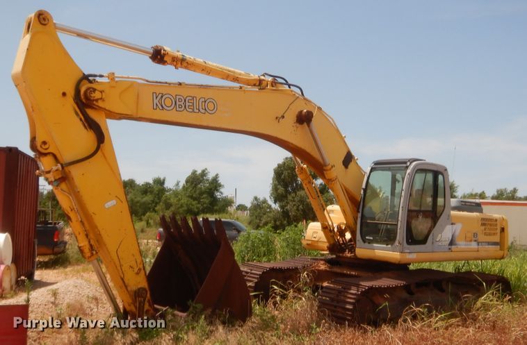 image for item IT9516 2001 Kobelco SK330LC  excavator