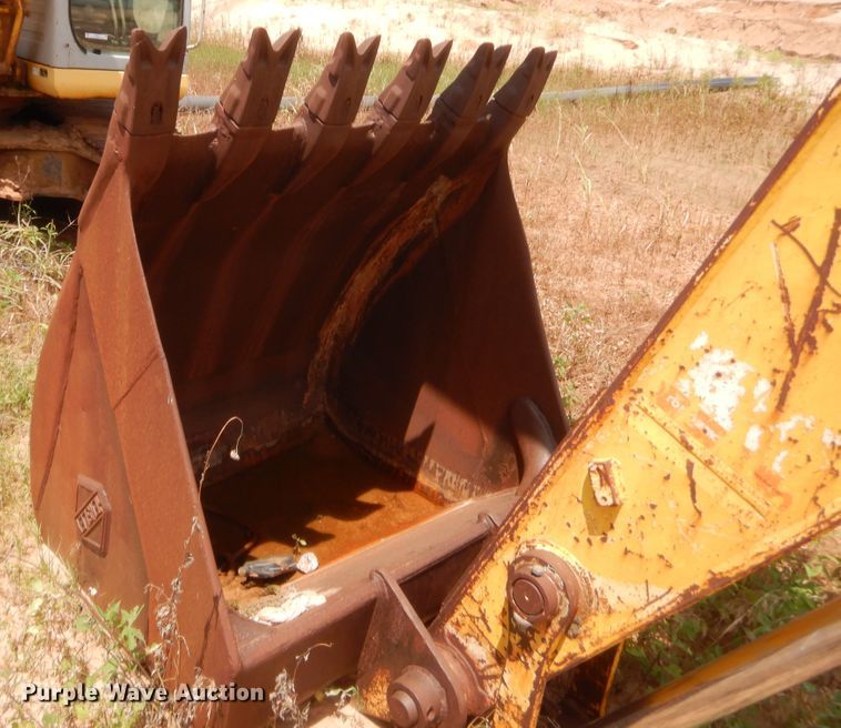 image for item IT9516 2001 Kobelco SK330LC  excavator