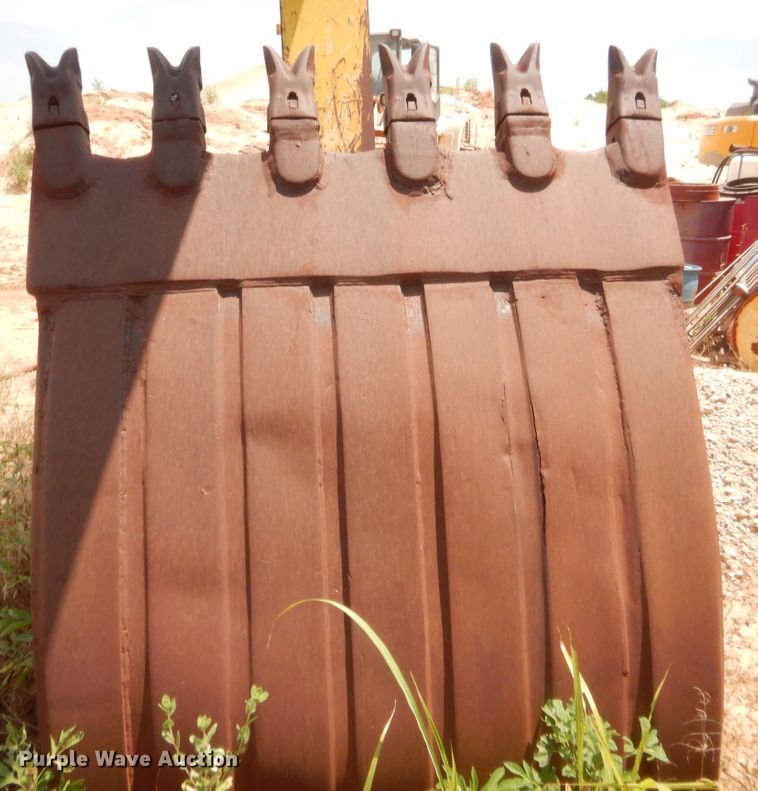 image for item IT9516 2001 Kobelco SK330LC  excavator