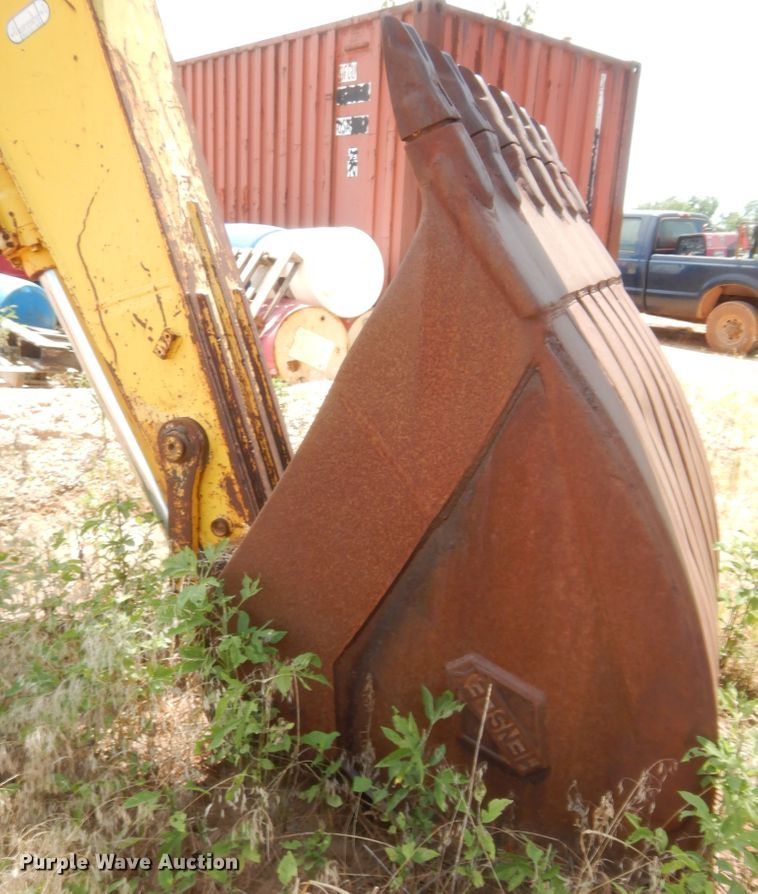 image for item IT9516 2001 Kobelco SK330LC  excavator