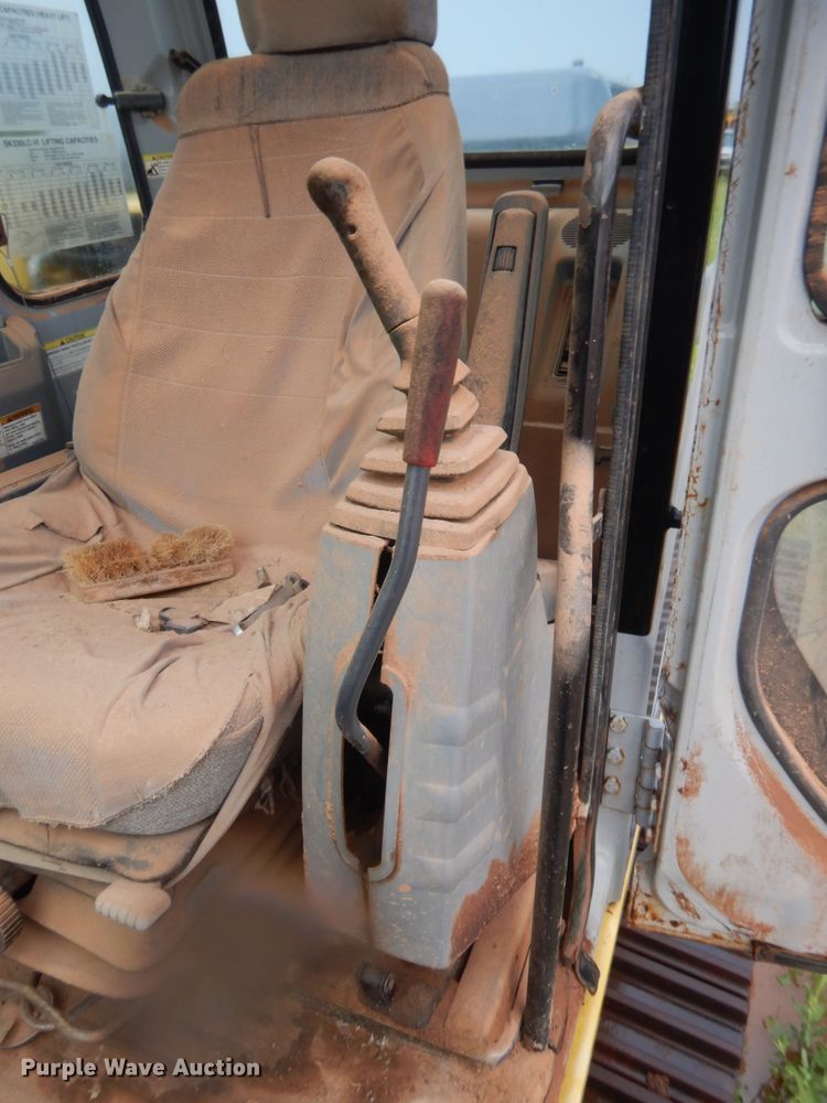 image for item IT9516 2001 Kobelco SK330LC  excavator