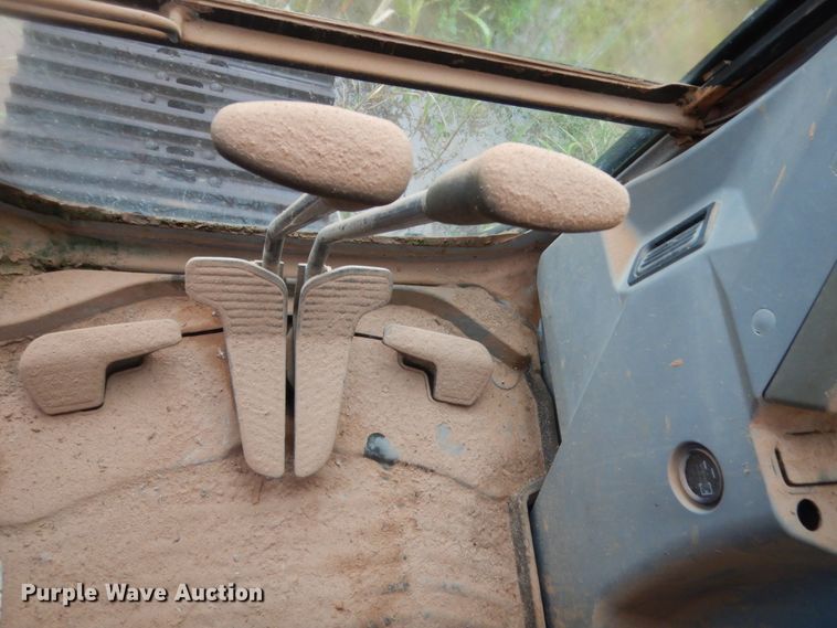 image for item IT9516 2001 Kobelco SK330LC  excavator