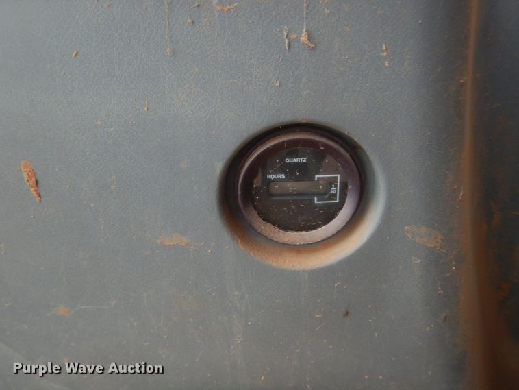 image for item IT9516 2001 Kobelco SK330LC  excavator