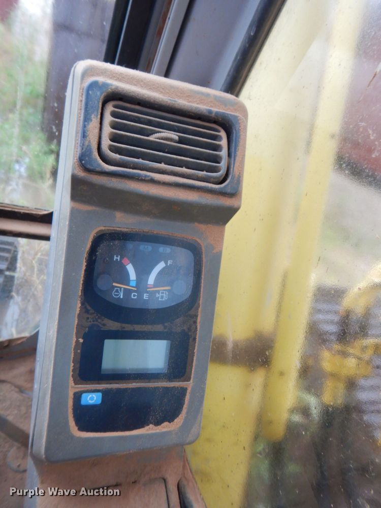 image for item IT9516 2001 Kobelco SK330LC  excavator