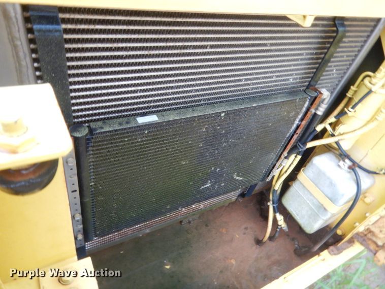 image for item IT9516 2001 Kobelco SK330LC  excavator