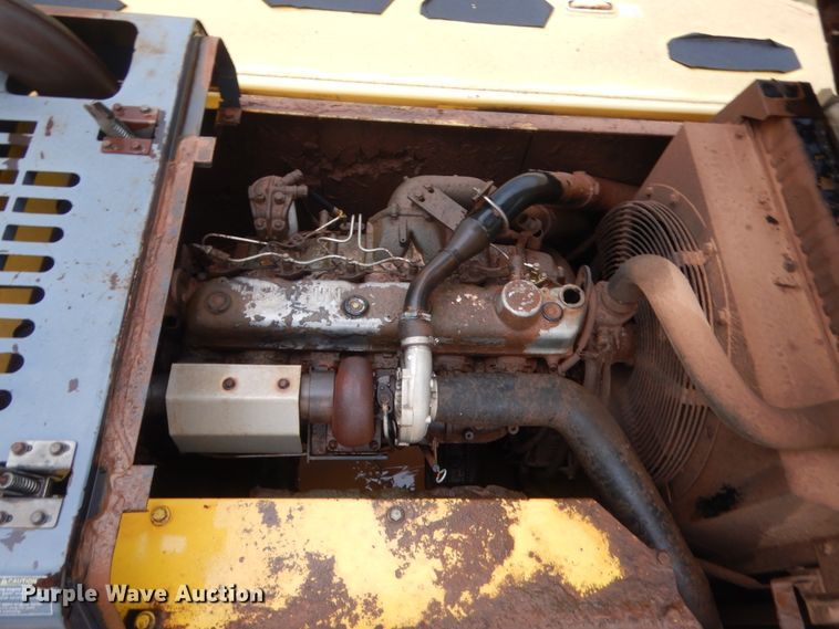 image for item IT9516 2001 Kobelco SK330LC  excavator