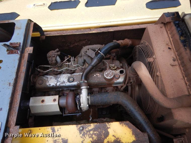 image for item IT9516 2001 Kobelco SK330LC  excavator