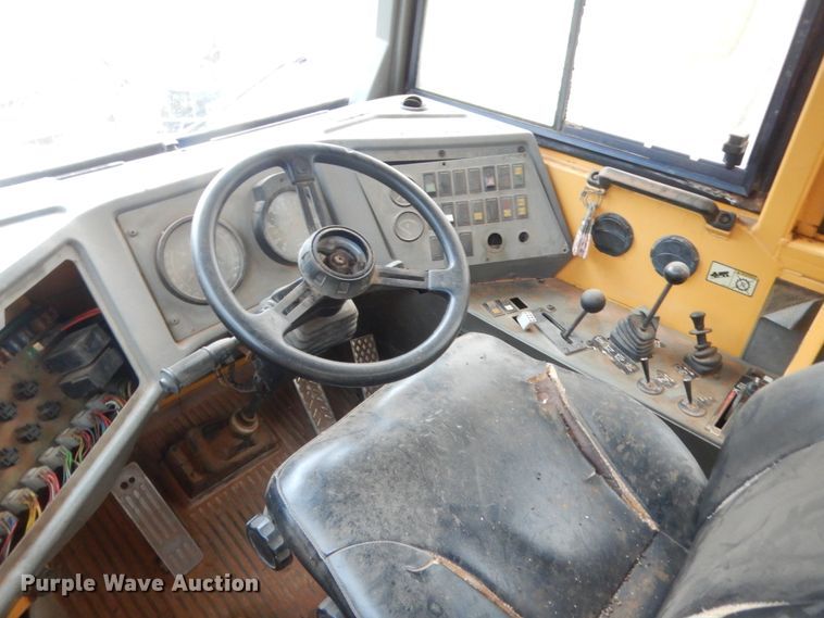 image for item IT9518 1997 Volvo A35C  haul truck