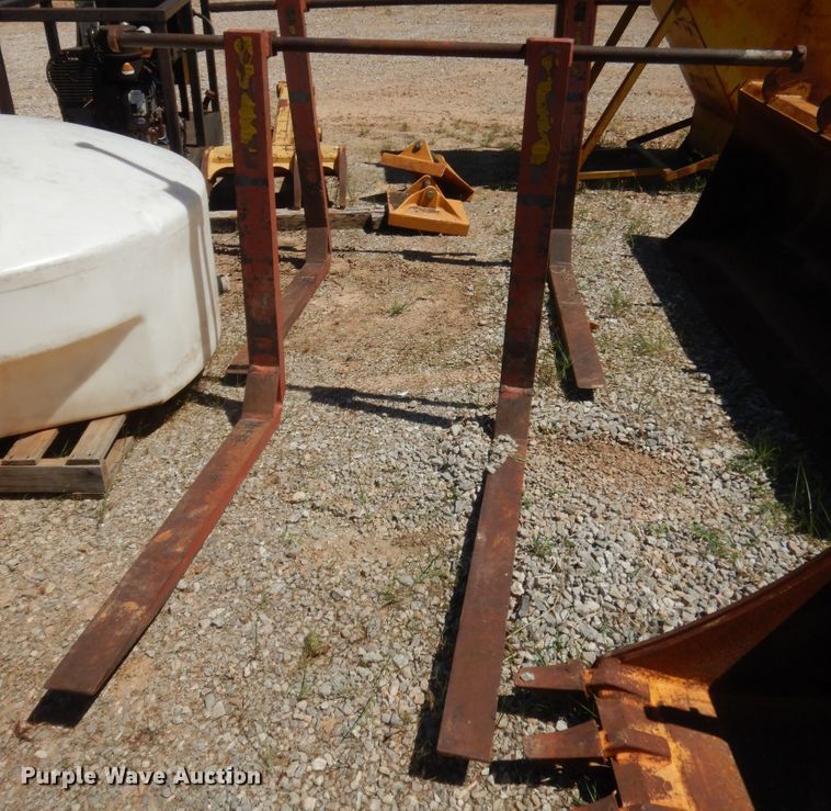 image for item IT9552 (2) loader fork sets