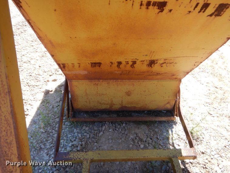 image for item IT9557 Aggregate bucket