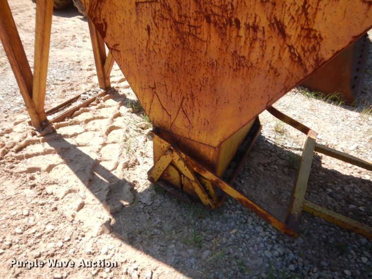 image for item IT9557 Aggregate bucket