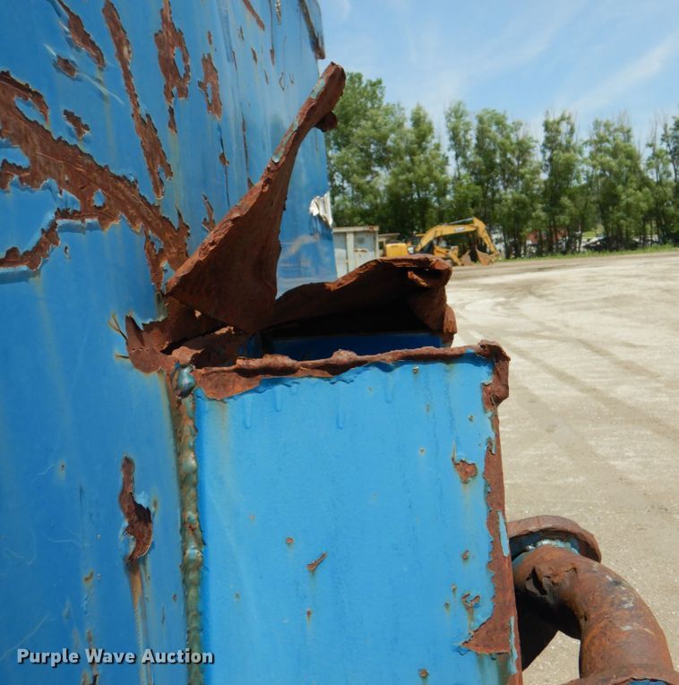 image for item JF9117 Roll-off dumpster