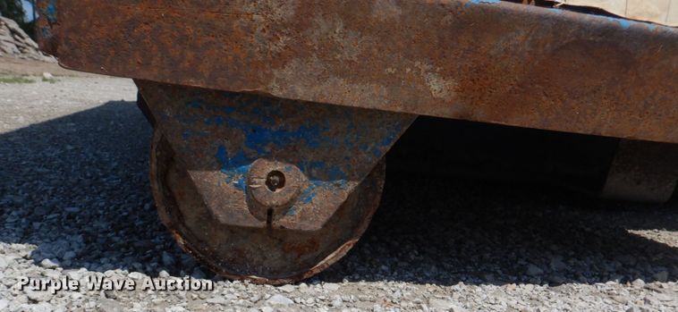 image for item JF9117 Roll-off dumpster