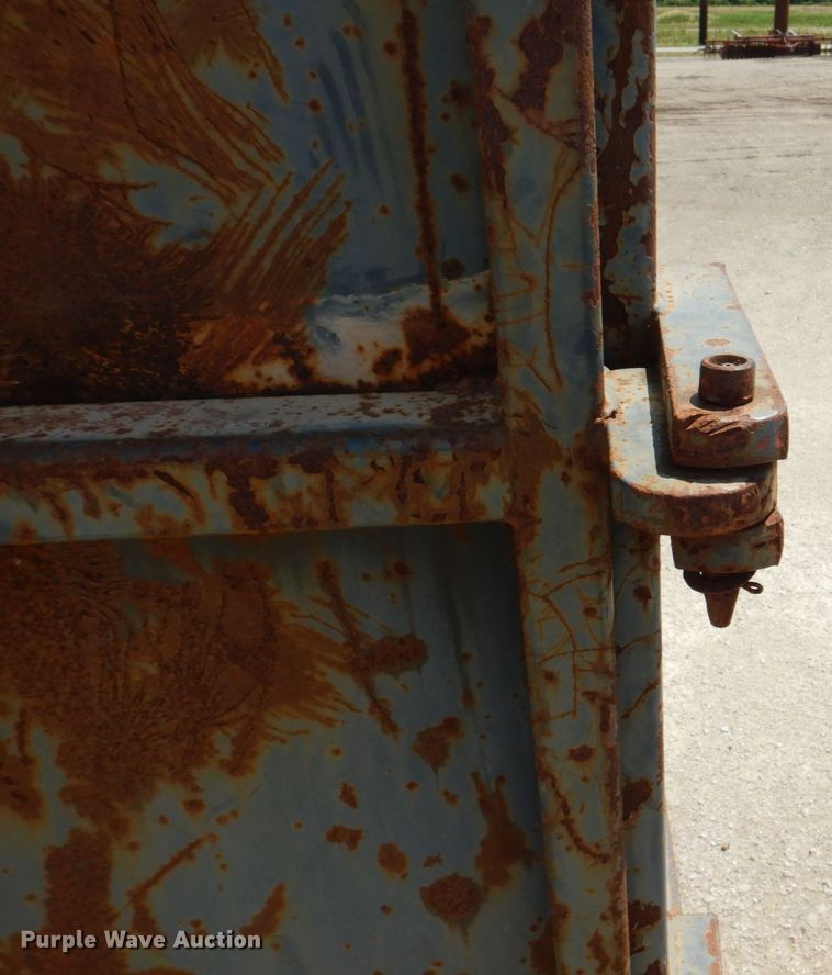 image for item JF9118 Roll-off dumpster