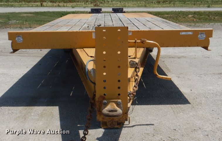 image for item JF9120 2015 Trail King TK20LP262  equipment trailer