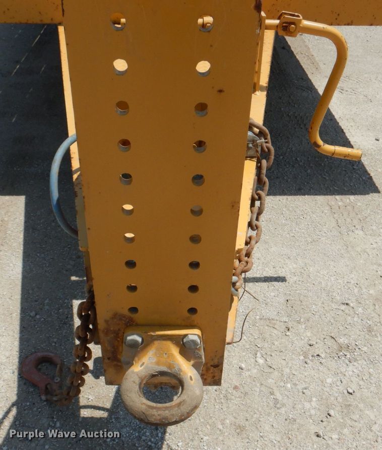 image for item JF9120 2015 Trail King TK20LP262  equipment trailer