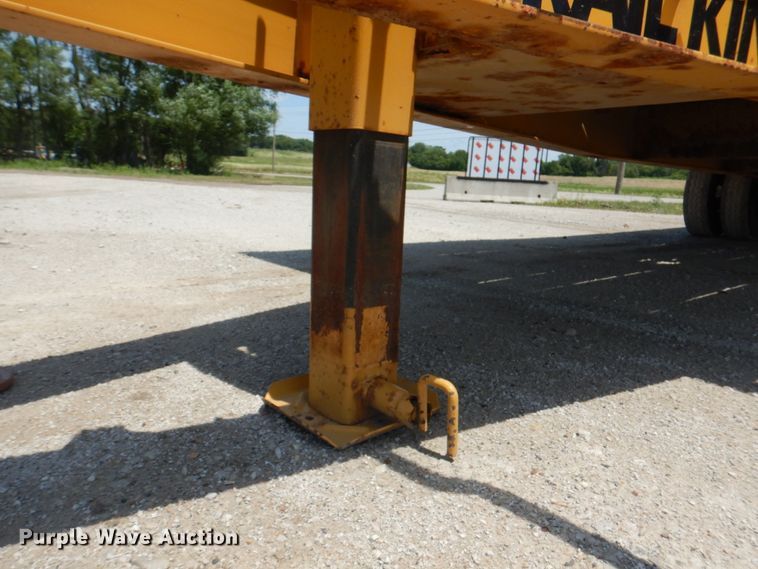 image for item JF9120 2015 Trail King TK20LP262  equipment trailer