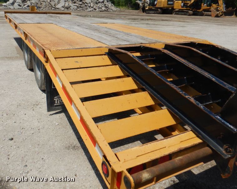 image for item JF9120 2015 Trail King TK20LP262  equipment trailer