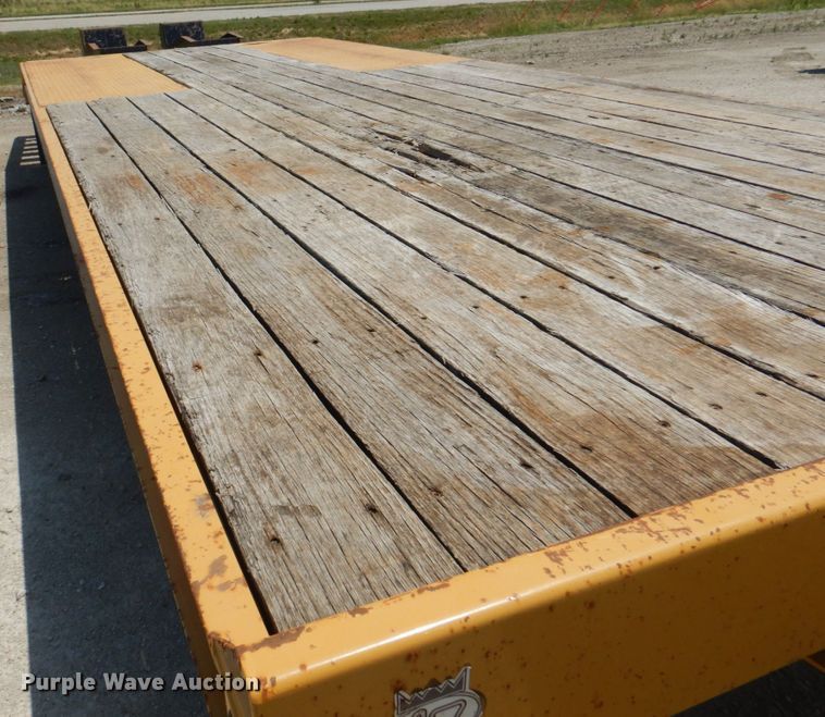 image for item JF9120 2015 Trail King TK20LP262  equipment trailer