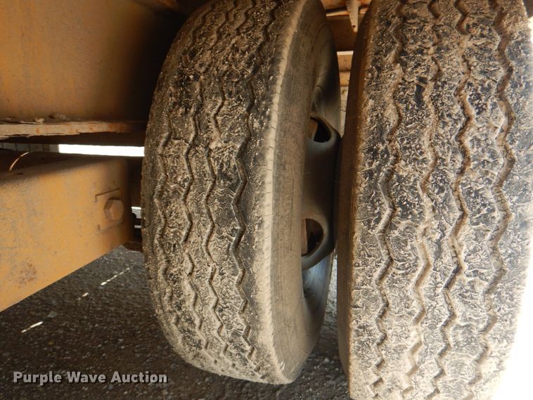 image for item JF9120 2015 Trail King TK20LP262  equipment trailer