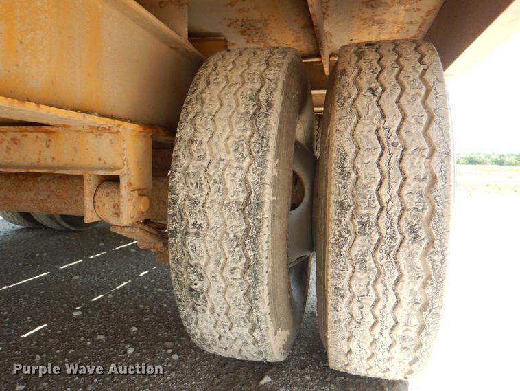 image for item JF9120 2015 Trail King TK20LP262  equipment trailer