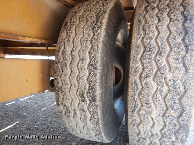 image for item JF9120 2015 Trail King TK20LP262  equipment trailer