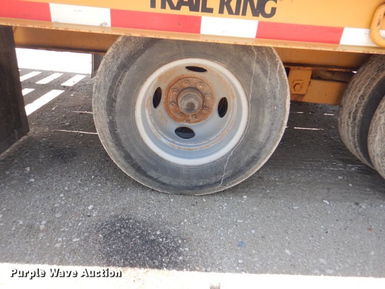 image for item JF9120 2015 Trail King TK20LP262  equipment trailer