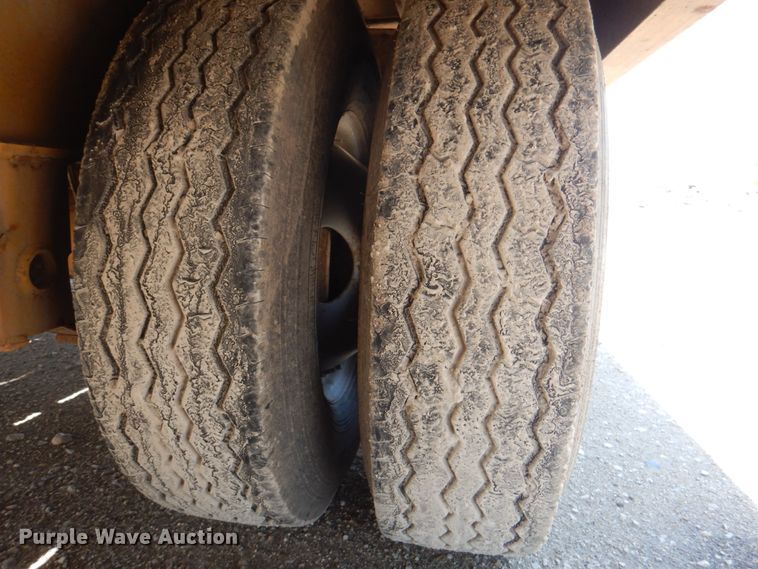 image for item JF9120 2015 Trail King TK20LP262  equipment trailer