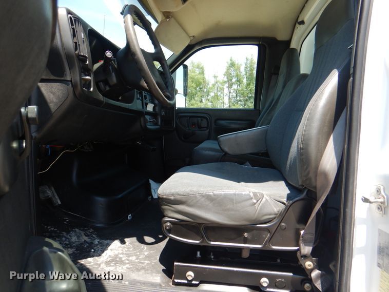 image for item JF9121 2007 Chevrolet C4500  dump truck