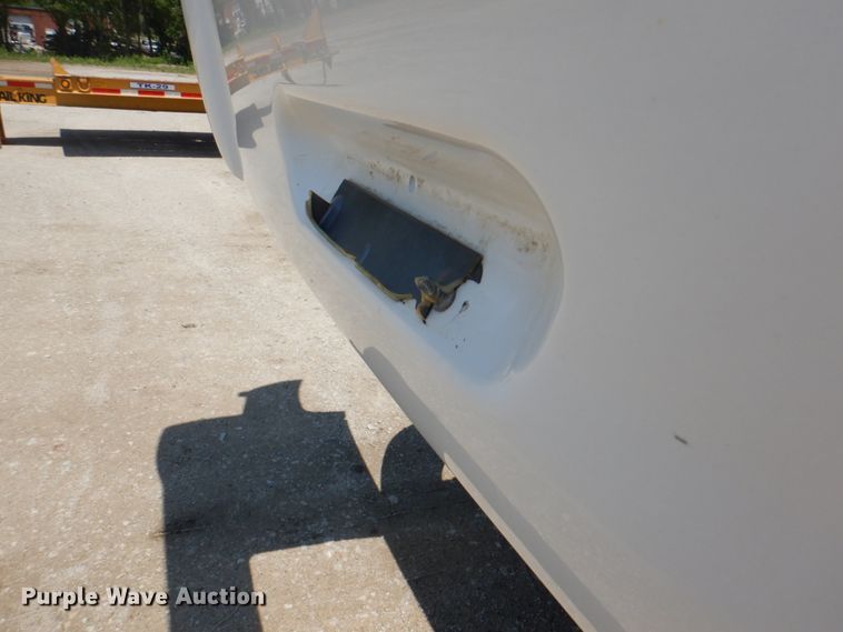 image for item JF9121 2007 Chevrolet C4500  dump truck