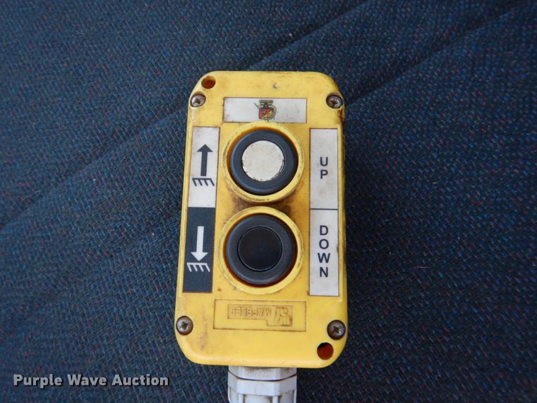 image for item JF9121 2007 Chevrolet C4500  dump truck