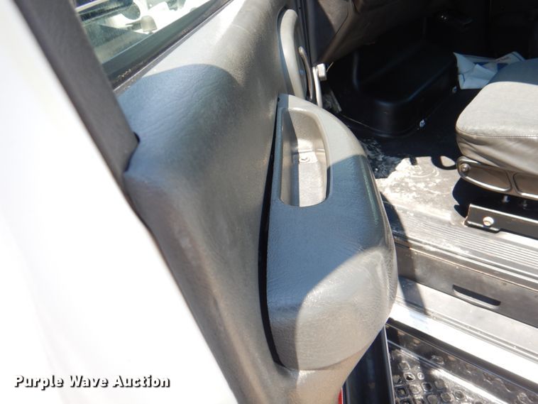 image for item JF9121 2007 Chevrolet C4500  dump truck