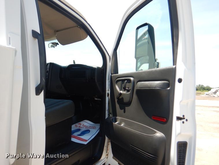 image for item JF9121 2007 Chevrolet C4500  dump truck