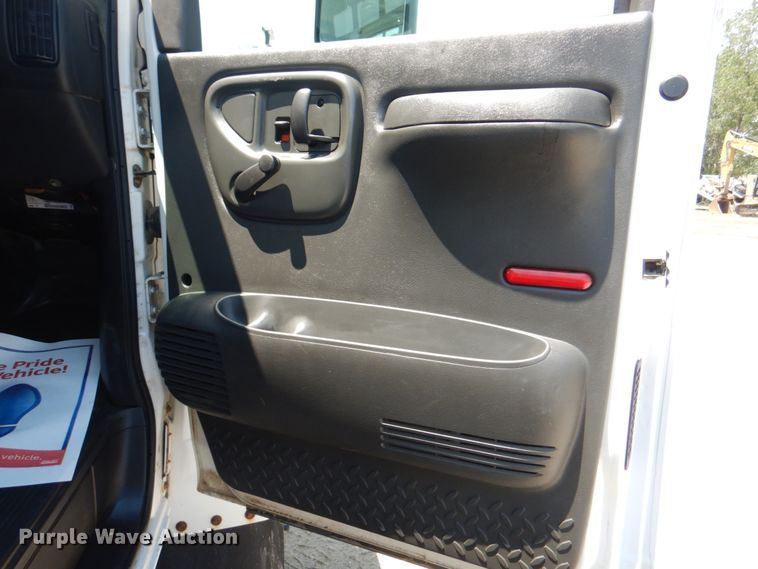 image for item JF9121 2007 Chevrolet C4500  dump truck