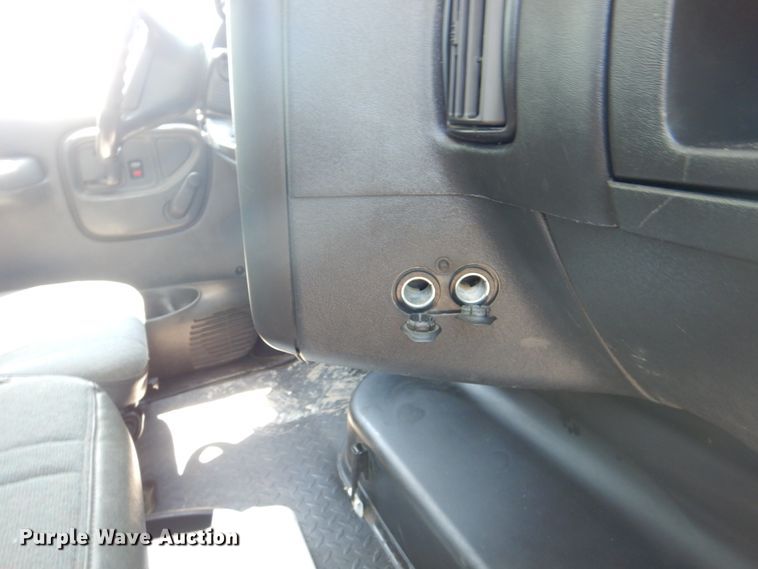 image for item JF9121 2007 Chevrolet C4500  dump truck