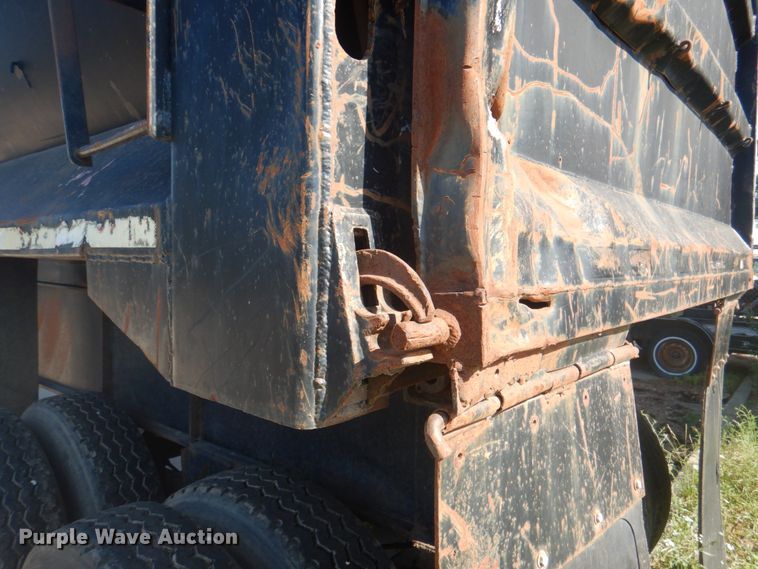 image for item JF9132 1988 Fruehauf DB5-ND2-F2-22-7.5  end dump trailer