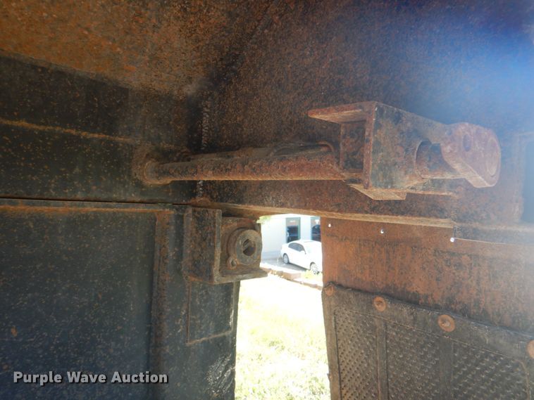 image for item JF9132 1988 Fruehauf DB5-ND2-F2-22-7.5  end dump trailer