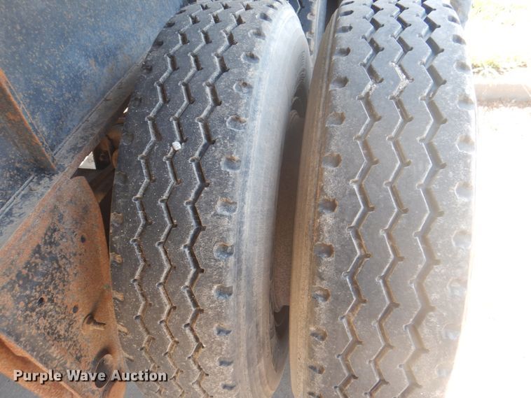 image for item JF9132 1988 Fruehauf DB5-ND2-F2-22-7.5  end dump trailer