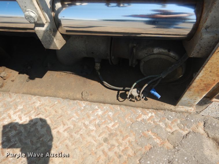 image for item JI9654 1998 Cedarapids CR361  paver