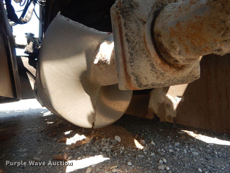 image for item JI9654 1998 Cedarapids CR361  paver