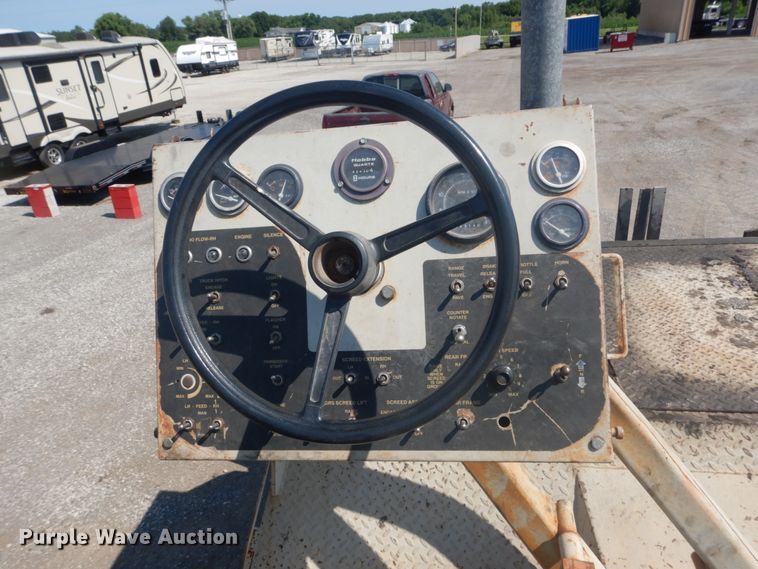 image for item JI9654 1998 Cedarapids CR361  paver