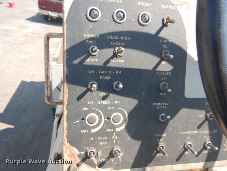 image for item JI9654 1998 Cedarapids CR361  paver