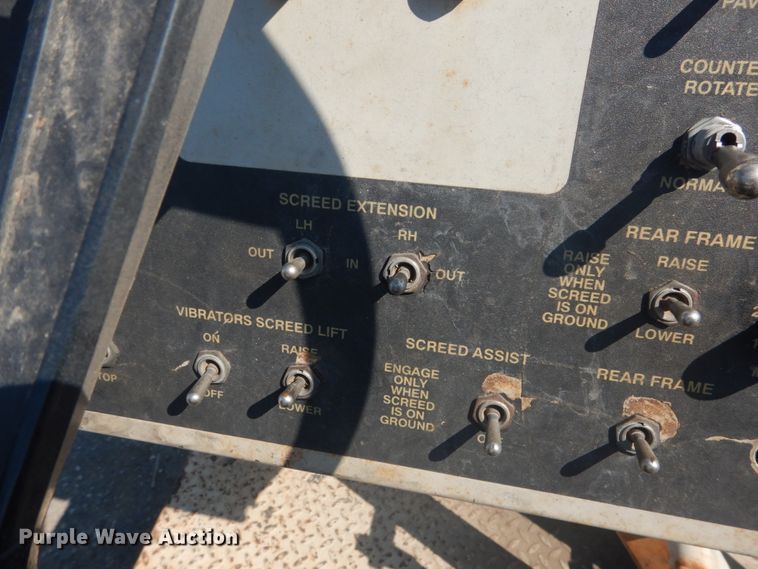 image for item JI9654 1998 Cedarapids CR361  paver